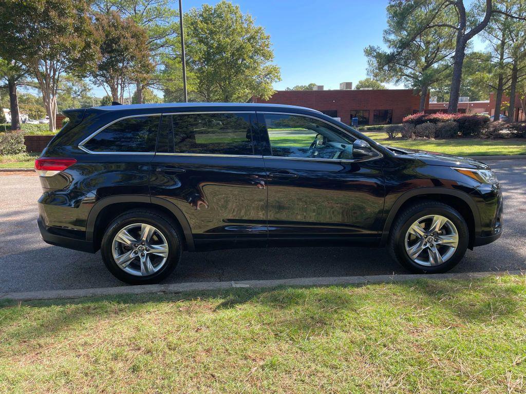 used 2017 Toyota Highlander car, priced at $17,995