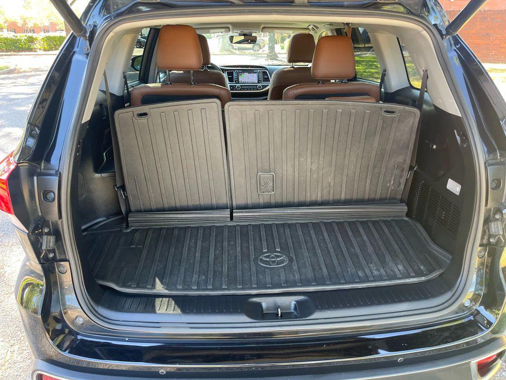 used 2017 Toyota Highlander car, priced at $17,995