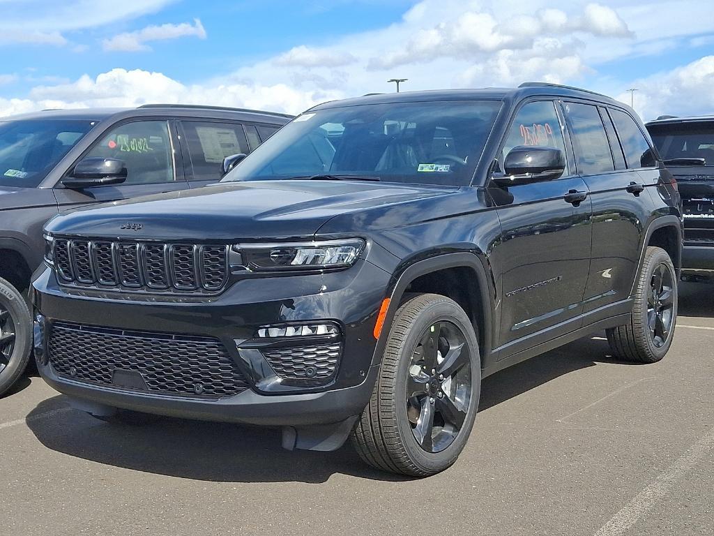new 2025 Jeep Grand Cherokee car, priced at $49,771