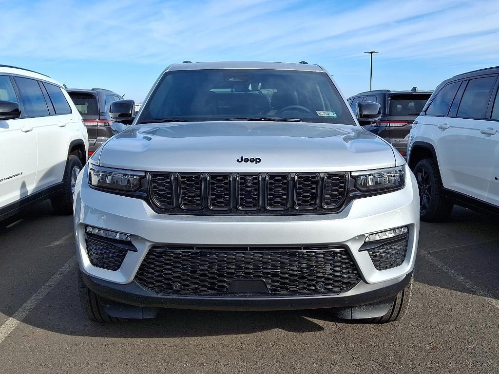 new 2025 Jeep Grand Cherokee car, priced at $50,271