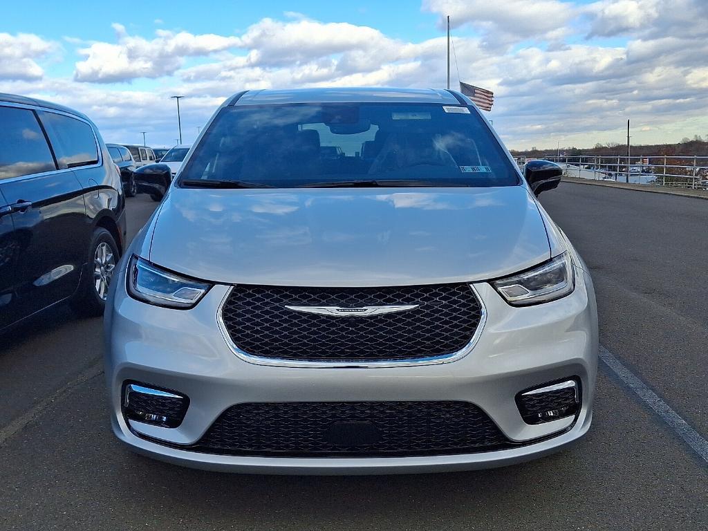 new 2026 Chrysler Pacifica car, priced at $40,745