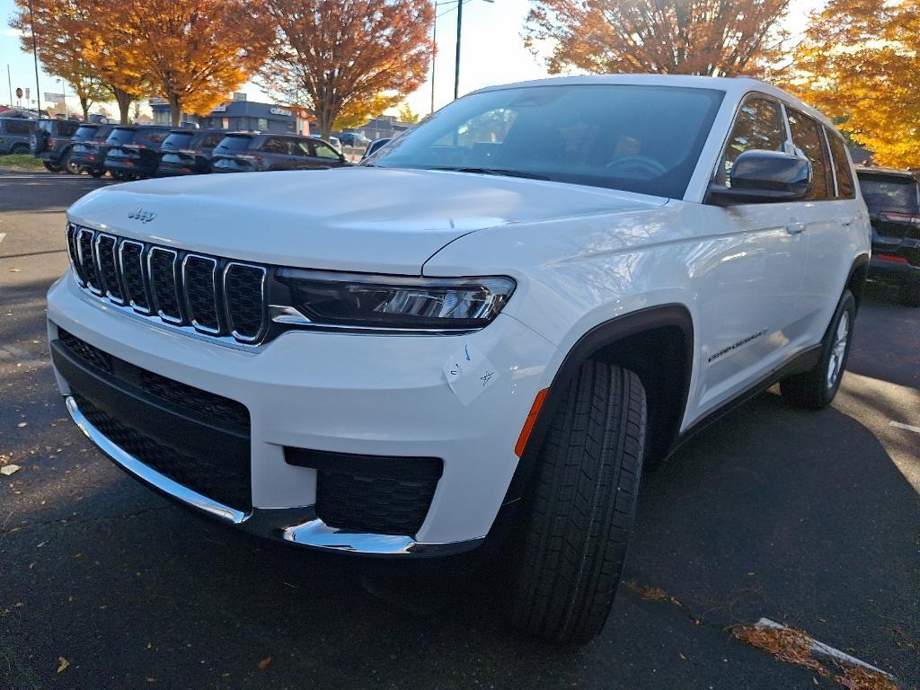 new 2025 Jeep Grand Cherokee L car, priced at $42,300