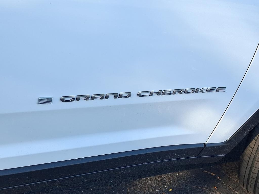 new 2025 Jeep Grand Cherokee L car, priced at $42,300