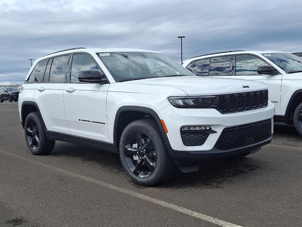 new 2025 Jeep Grand Cherokee car, priced at $46,251