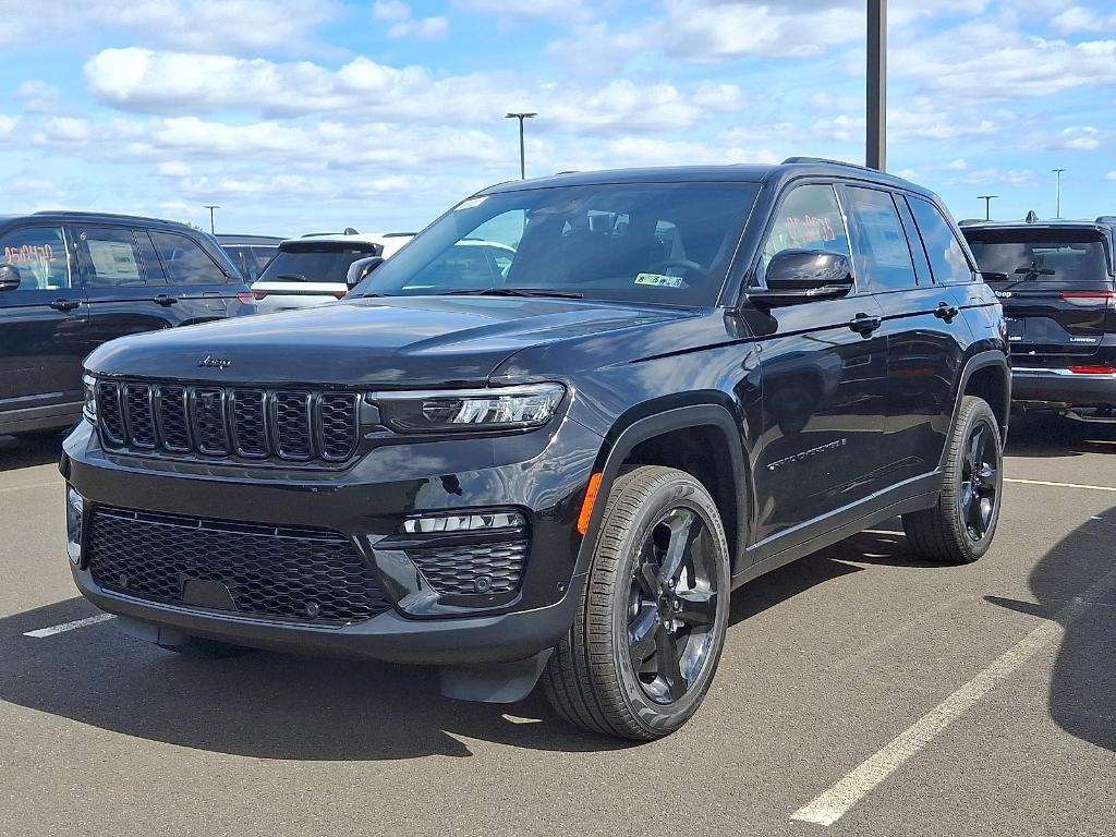 new 2025 Jeep Grand Cherokee car, priced at $49,771