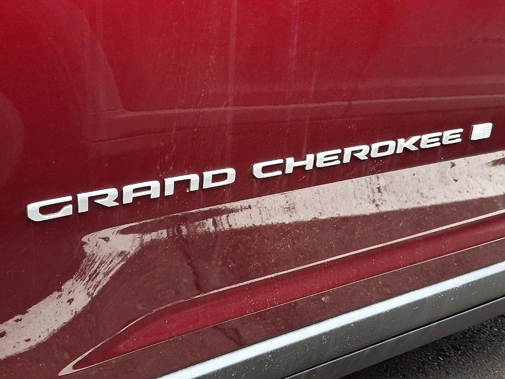 new 2026 Jeep Grand Cherokee car, priced at $42,449
