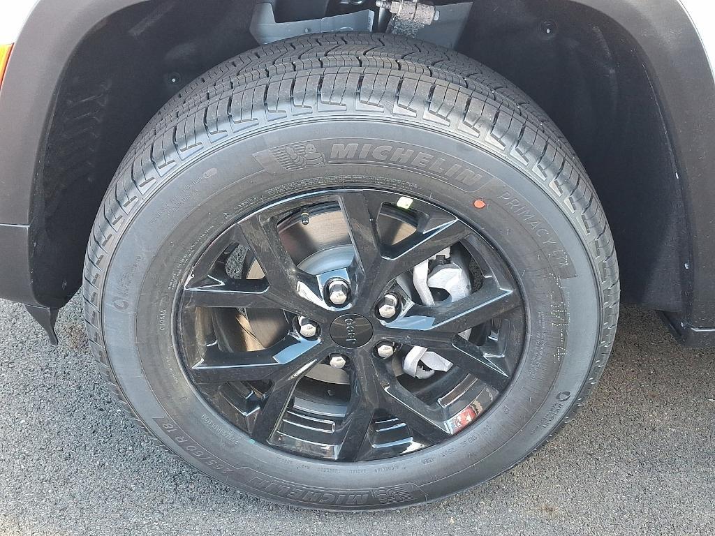 new 2025 Jeep Grand Cherokee car, priced at $40,246