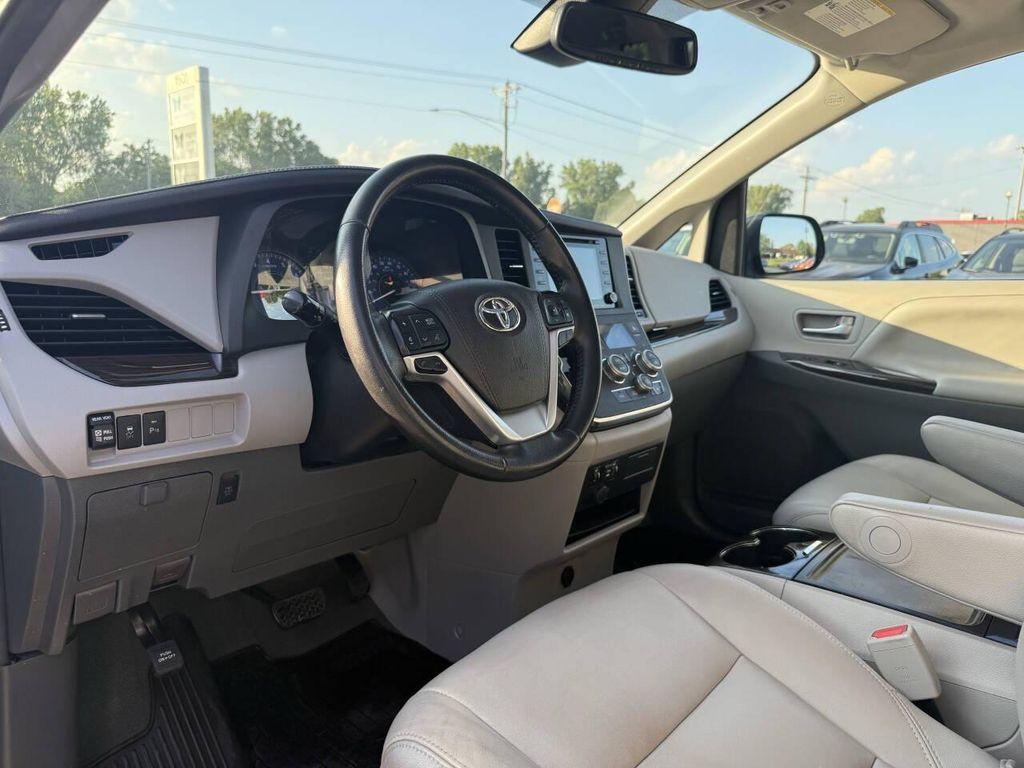 2019 Parisian Night Pearl Toyota Sienna