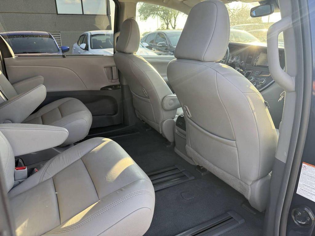2019 Parisian Night Pearl Toyota Sienna
