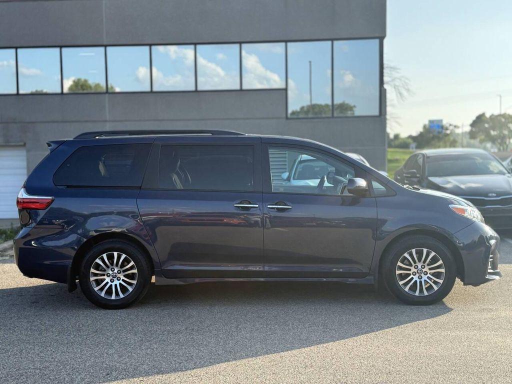 2019 Parisian Night Pearl Toyota Sienna