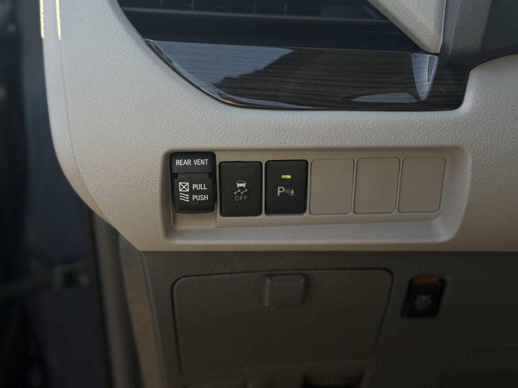 2019 Parisian Night Pearl Toyota Sienna