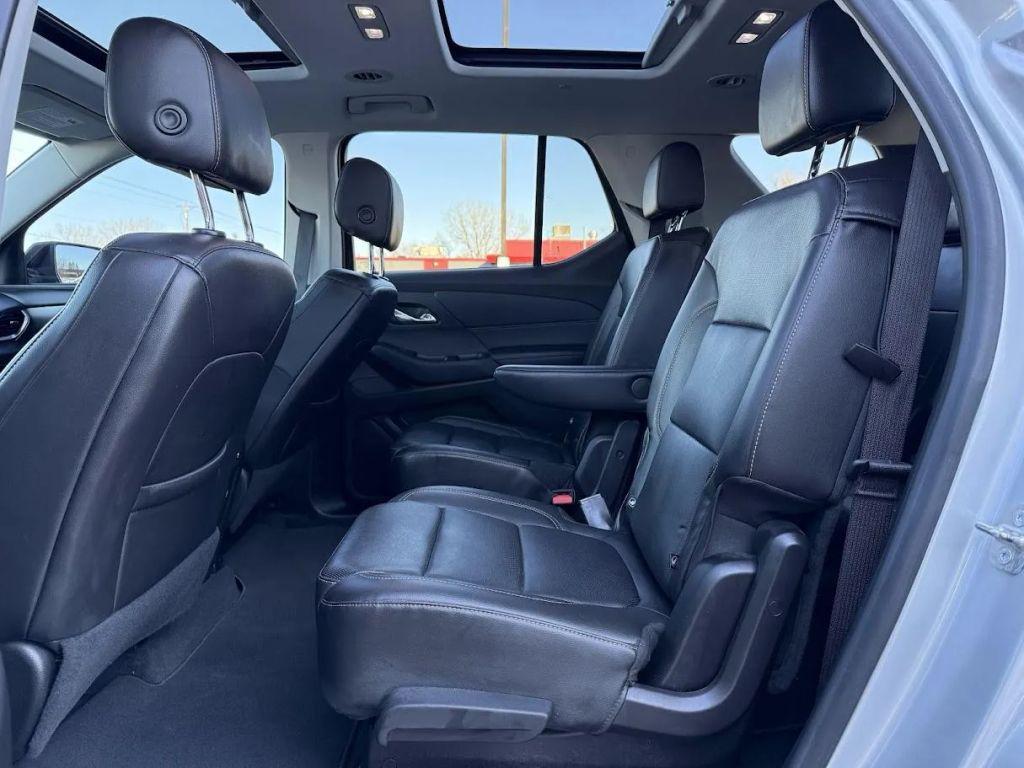 used 2021 Chevrolet Traverse car, priced at $22,497