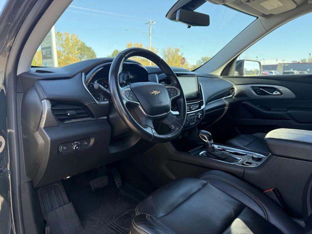 used 2021 Chevrolet Traverse car, priced at $18,997