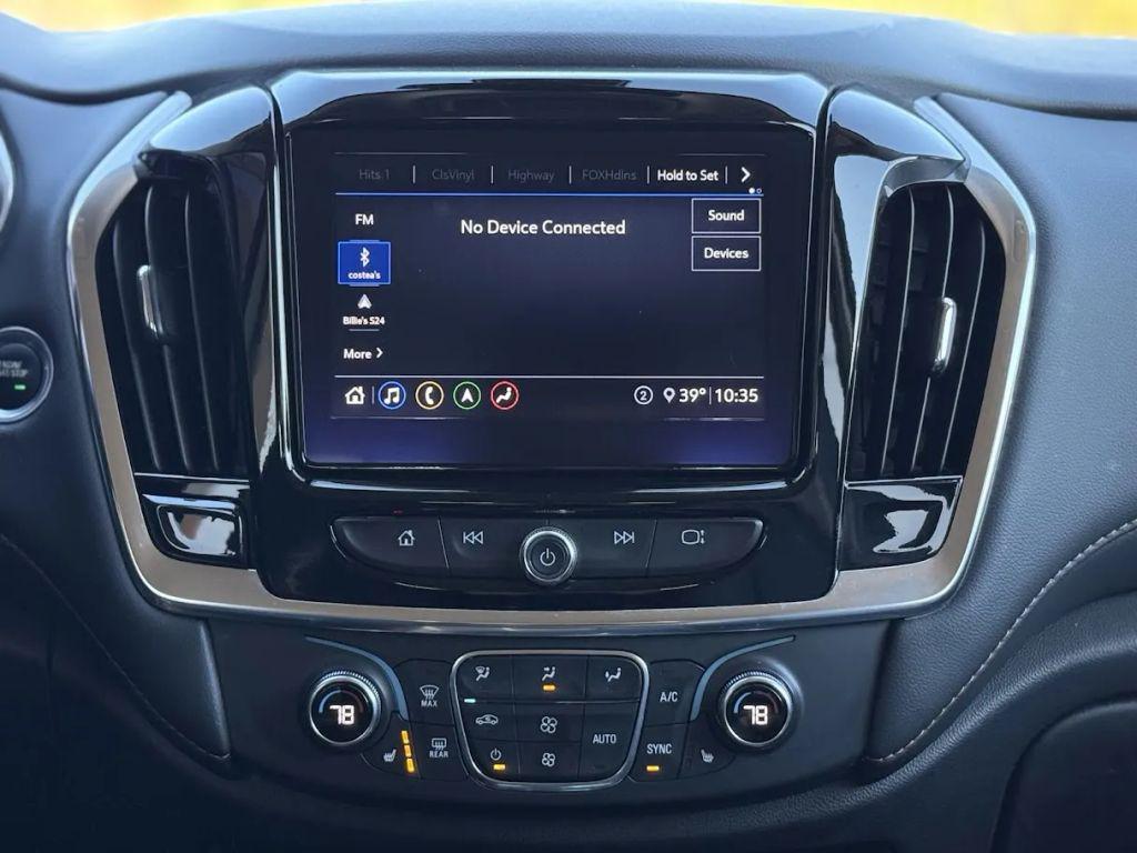 used 2021 Chevrolet Traverse car, priced at $18,997