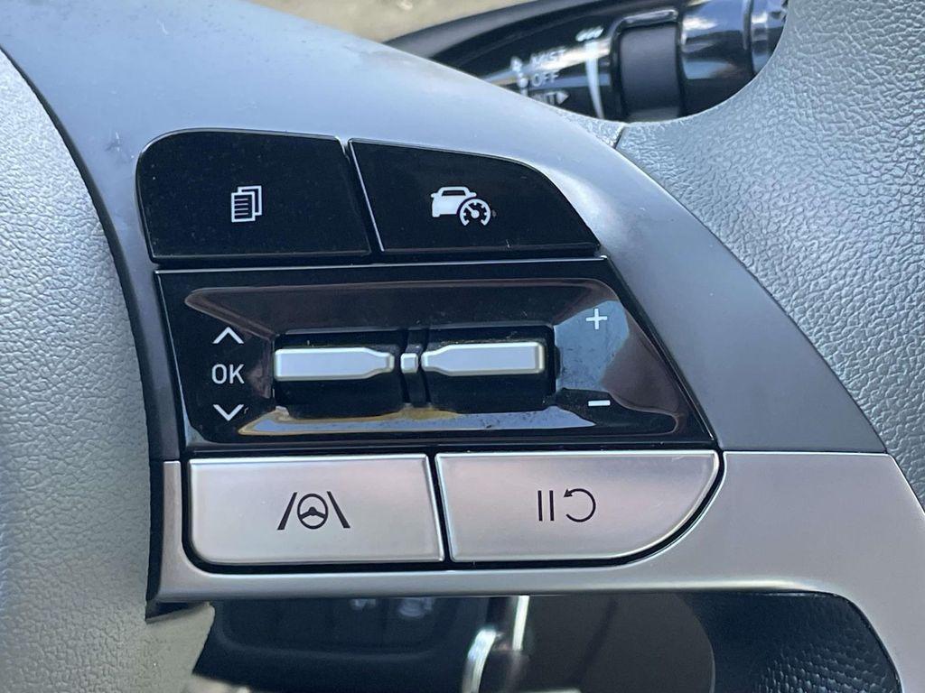 new 2025 Hyundai Elantra car, priced at $20,313