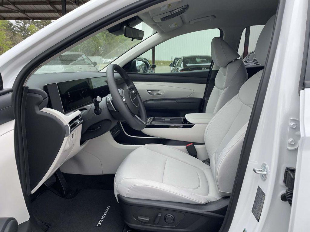 new 2026 Hyundai TUCSON Hybrid car, priced at $35,738