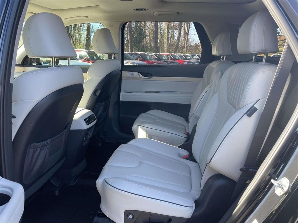 used 2023 Hyundai Palisade car, priced at $37,900
