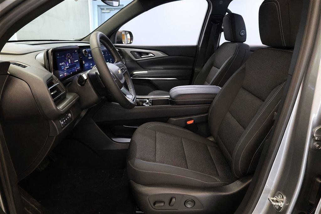 new 2026 Chevrolet Traverse car, priced at $43,182