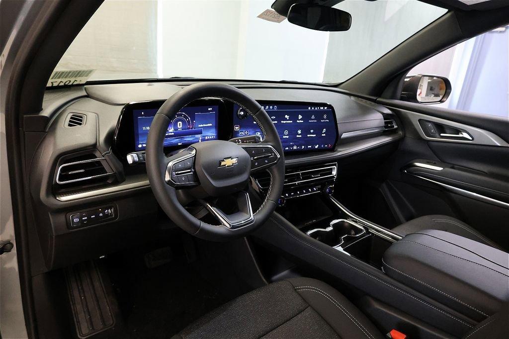 new 2026 Chevrolet Traverse car, priced at $43,182