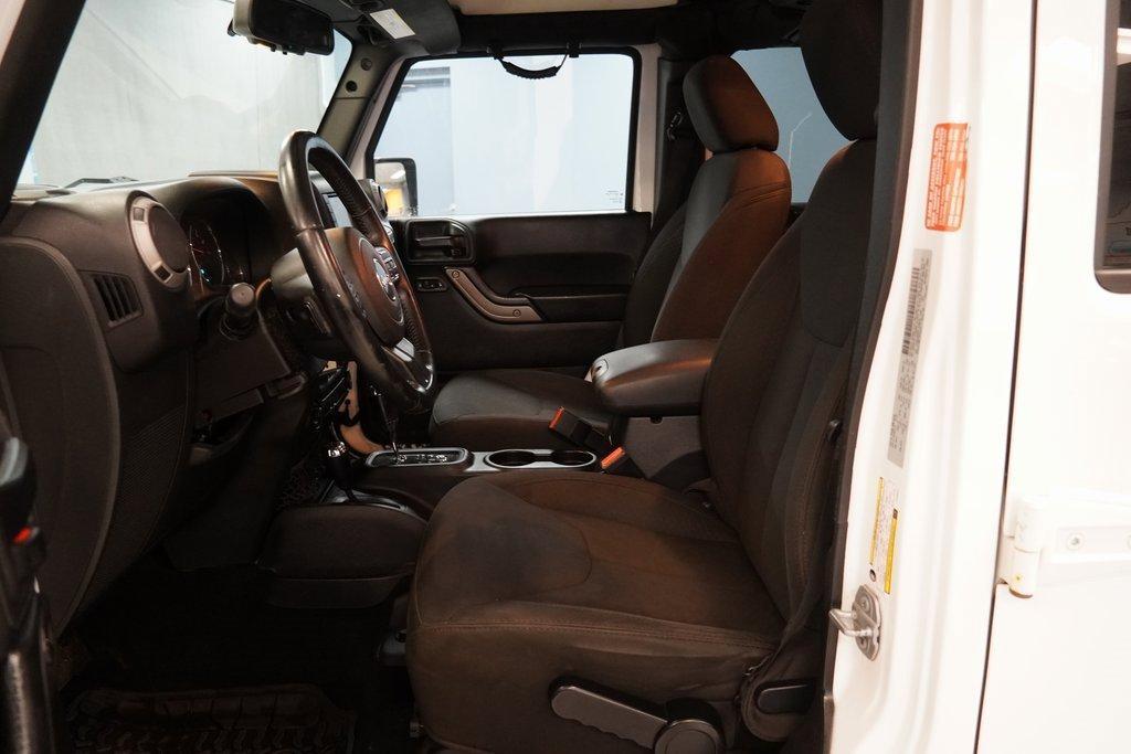 used 2015 Jeep Wrangler Unlimited car, priced at $13,400