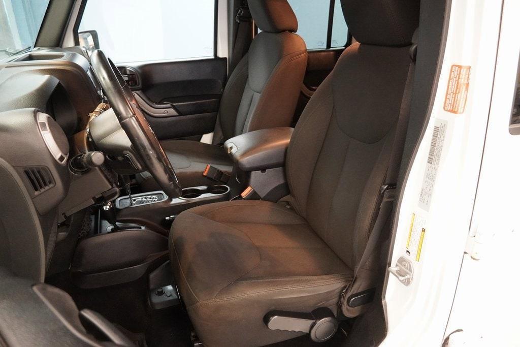 used 2015 Jeep Wrangler Unlimited car, priced at $13,400