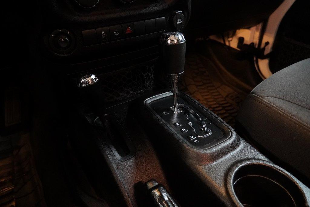 used 2015 Jeep Wrangler Unlimited car, priced at $13,400