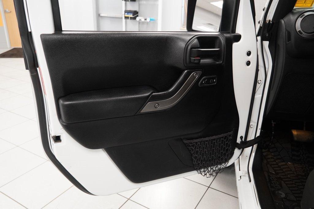 used 2015 Jeep Wrangler Unlimited car, priced at $13,400