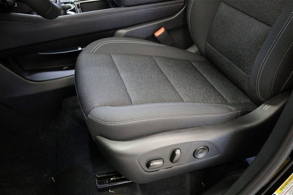 new 2026 Chevrolet Traverse car, priced at $40,218