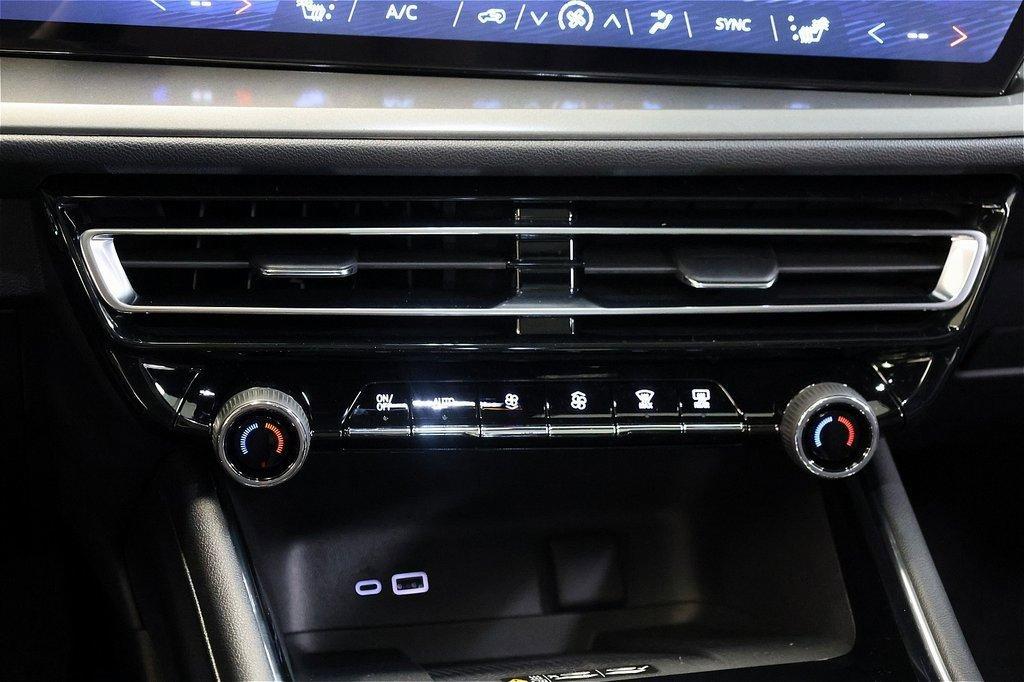 new 2026 Chevrolet Traverse car, priced at $40,218