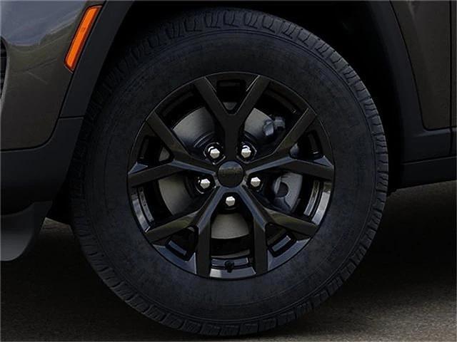 new 2025 Jeep Grand Cherokee car, priced at $47,330