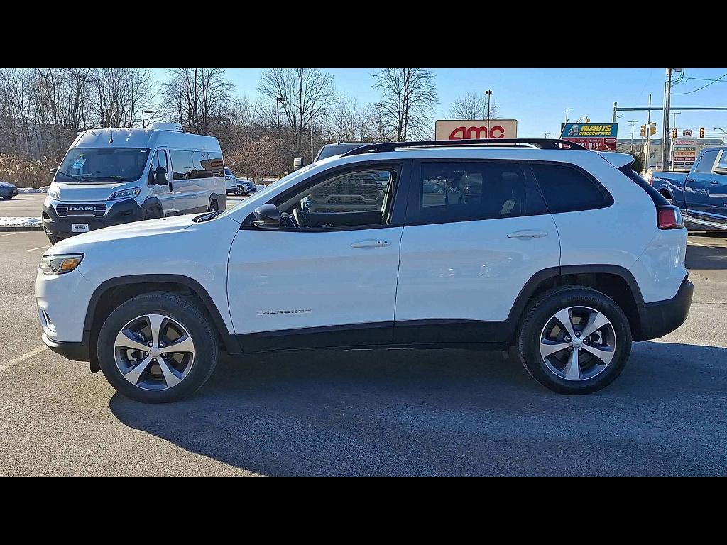 used 2022 Jeep Cherokee car, priced at $22,915