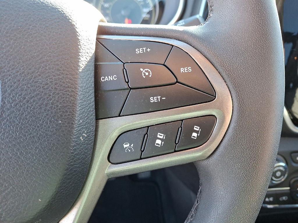 used 2022 Jeep Cherokee car, priced at $22,915