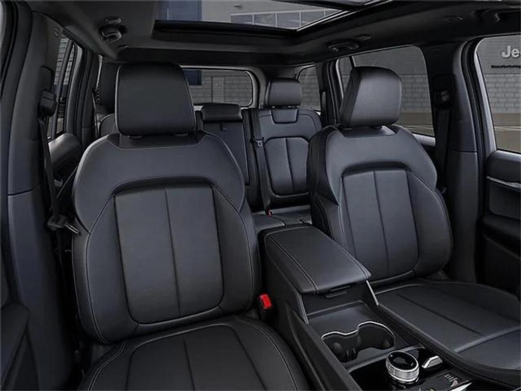 new 2026 Jeep Grand Cherokee car, priced at $49,985