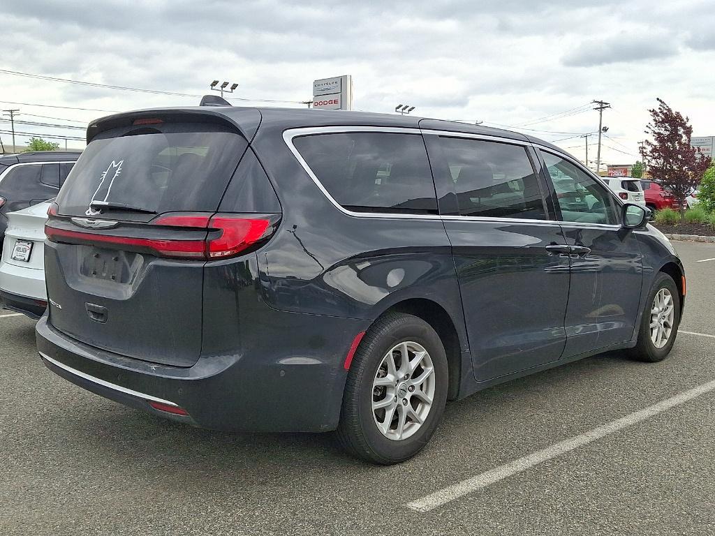used 2023 Chrysler Pacifica car