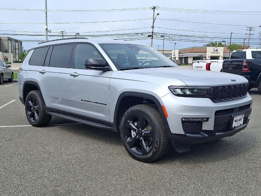 used 2025 Jeep Grand Cherokee L car, priced at $38,548