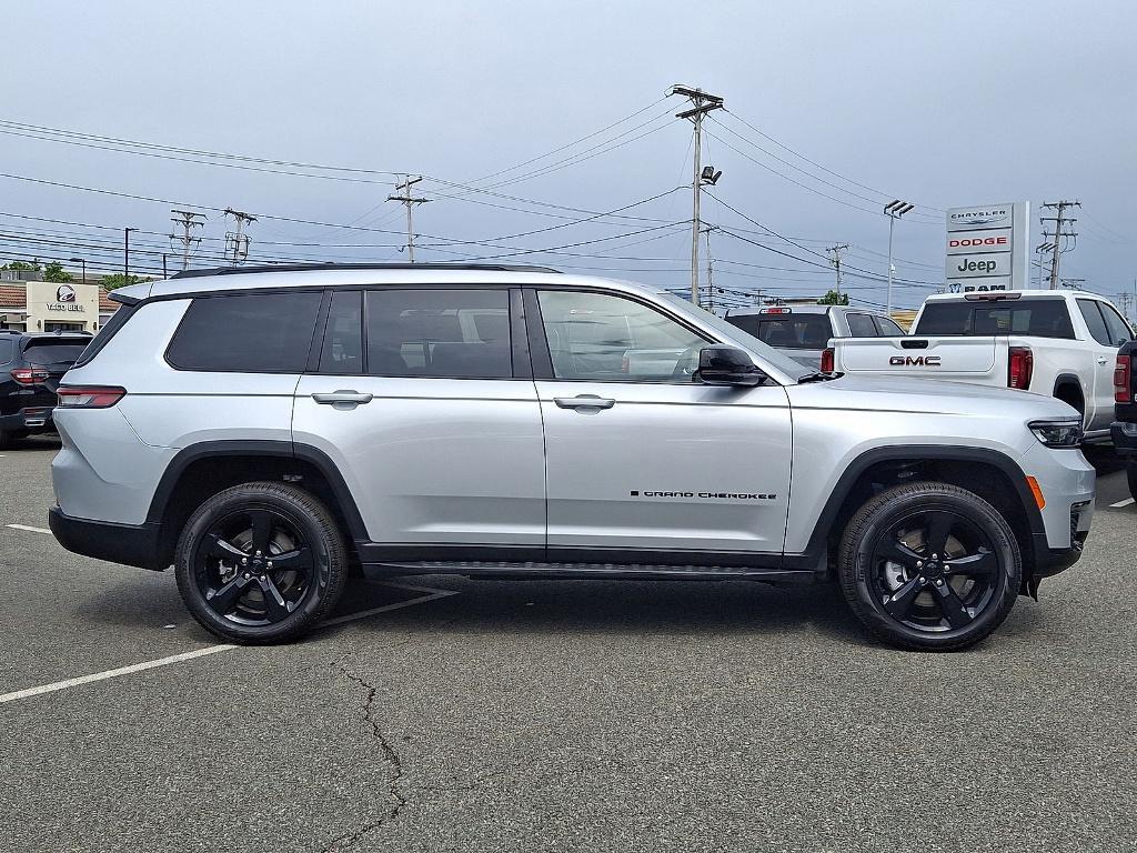 used 2025 Jeep Grand Cherokee L car, priced at $38,548