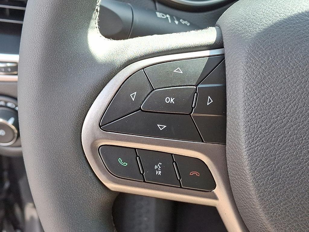 used 2022 Jeep Cherokee car, priced at $25,995