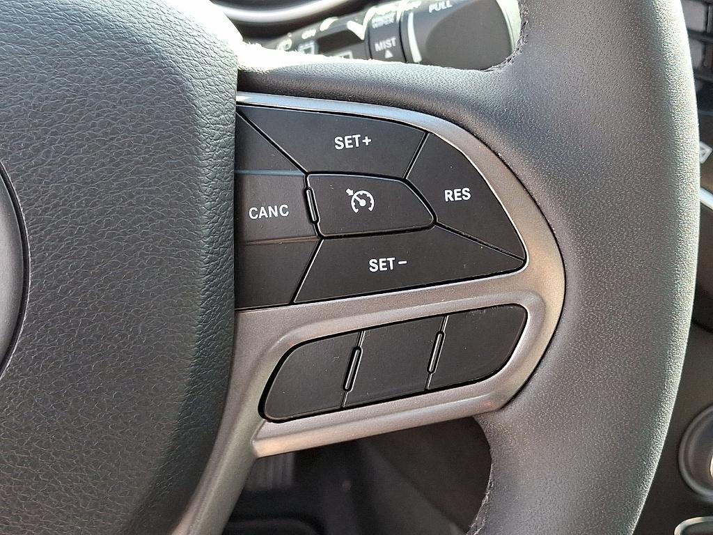 used 2022 Jeep Cherokee car, priced at $25,995