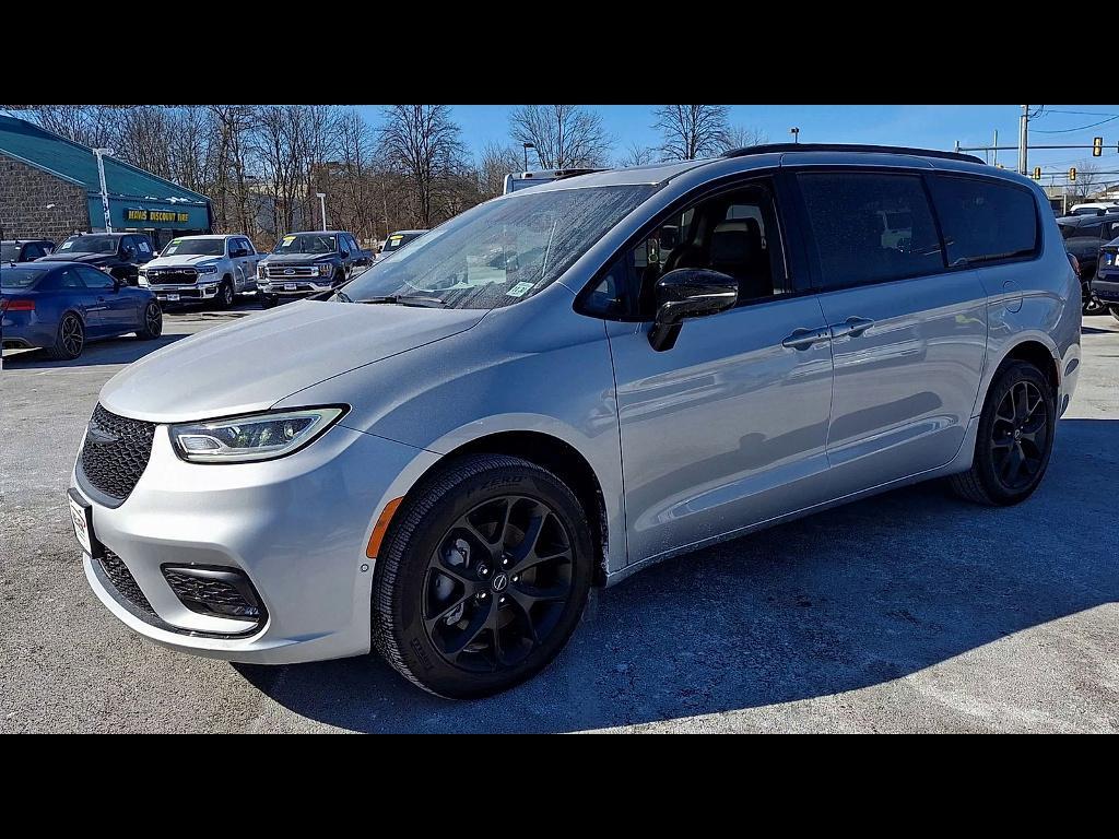 new 2026 Chrysler Pacifica car, priced at $57,740