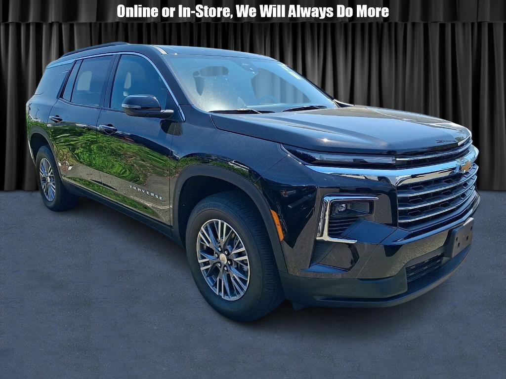 used 2025 Chevrolet Traverse car, priced at $39,900