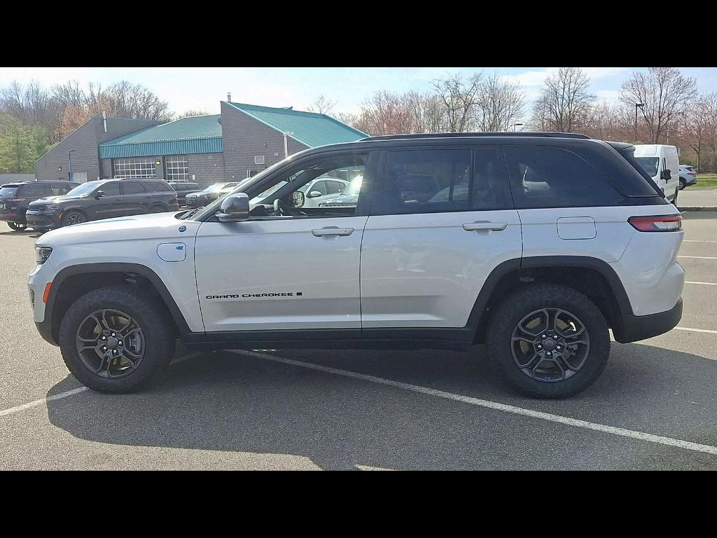 used 2024 Jeep Grand Cherokee 4xe car, priced at $33,900