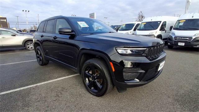 used 2023 Jeep Grand Cherokee car, priced at $31,066