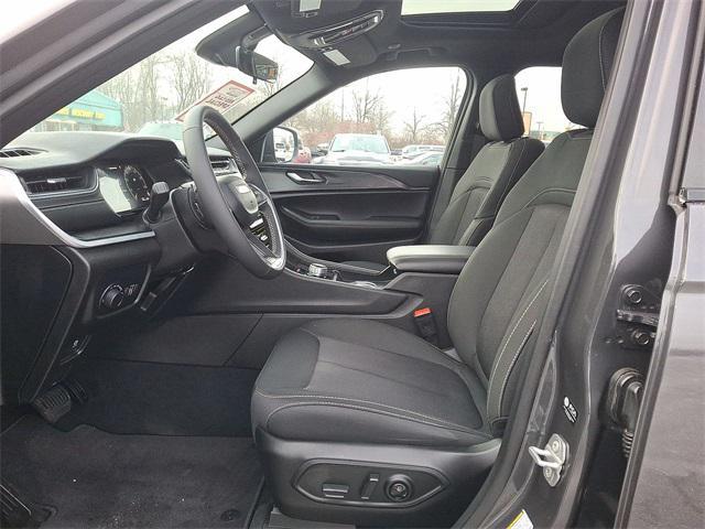 used 2025 Jeep Grand Cherokee car, priced at $35,725