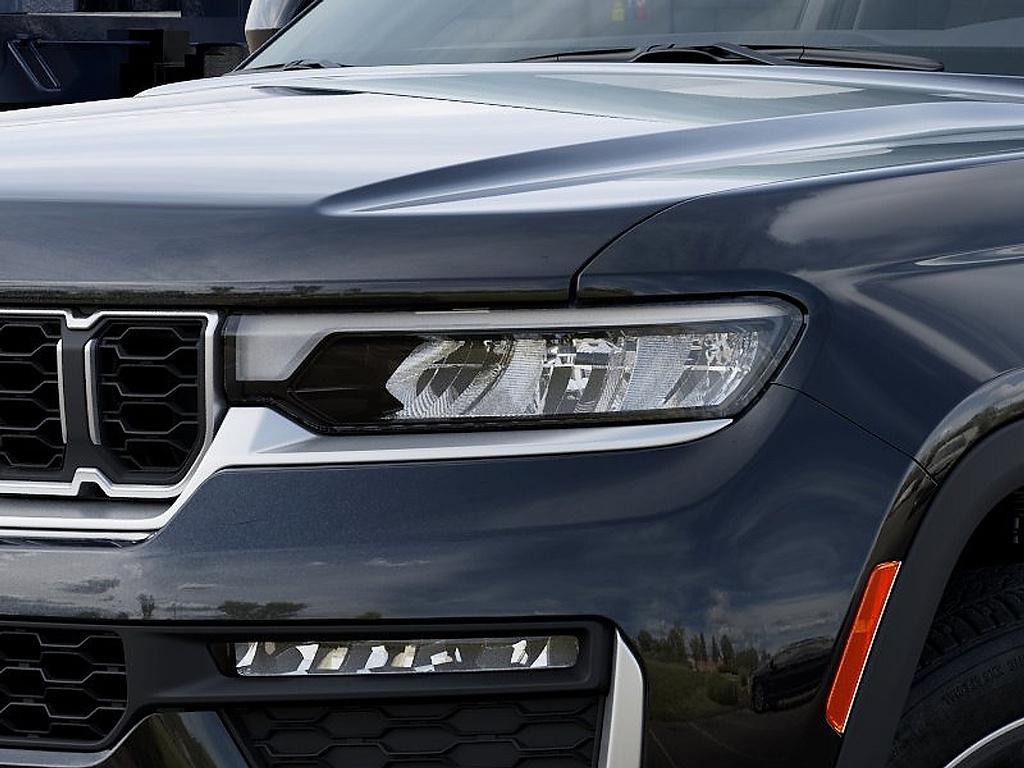 new 2026 Jeep Grand Cherokee car, priced at $51,753