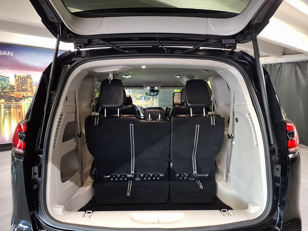 used 2024 Chrysler Pacifica car, priced at $26,999