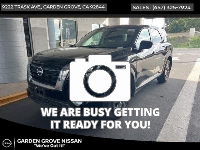 used 2025 Nissan Pathfinder car, priced at $29,999