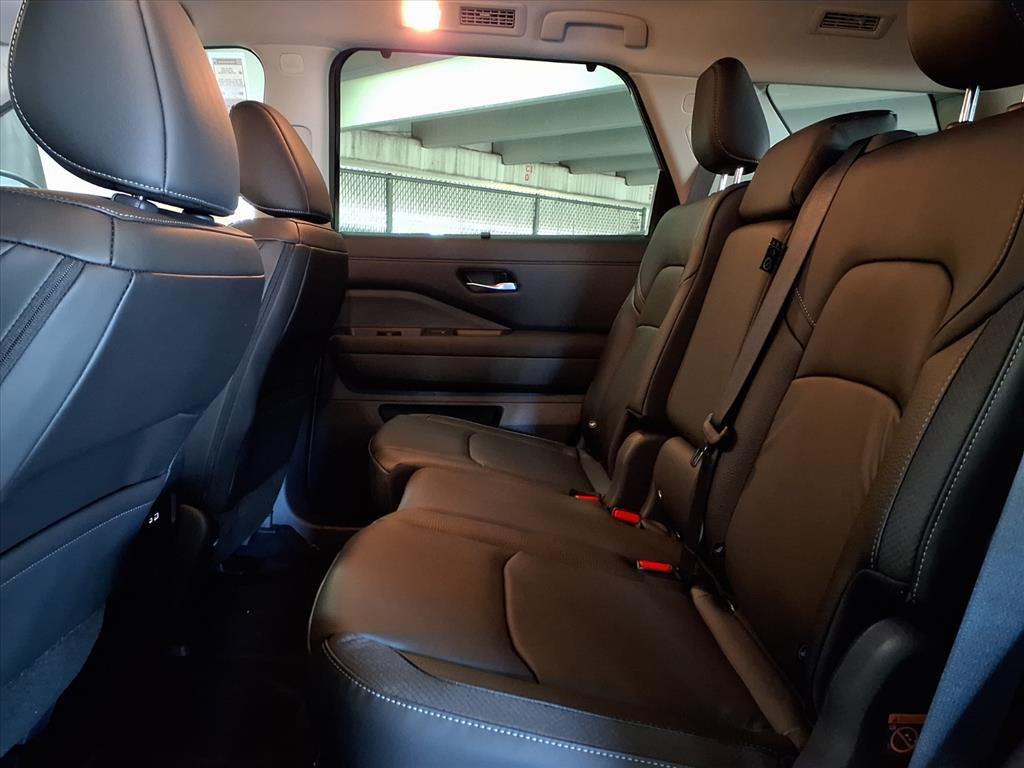 new 2025 Nissan Pathfinder car, priced at $37,669