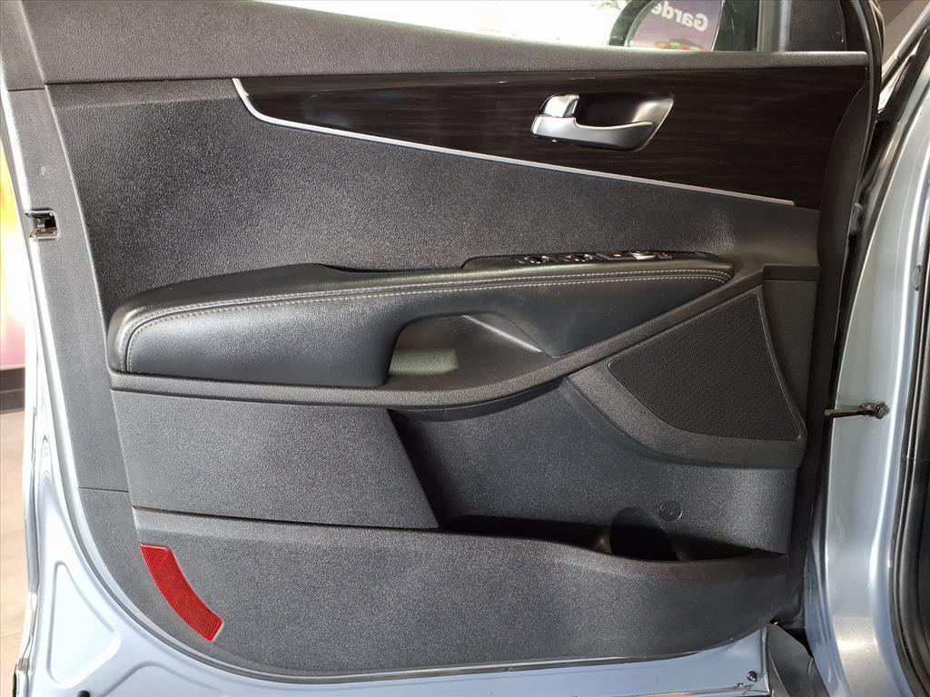 used 2020 Kia Sorento car, priced at $10,999