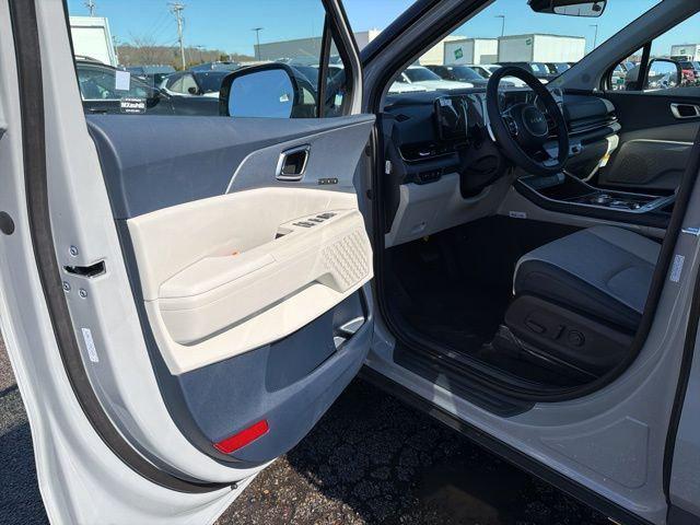 new 2026 Kia Carnival Hybrid car, priced at $44,130