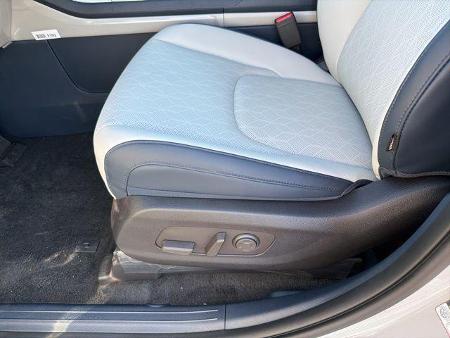 new 2026 Kia Carnival Hybrid car, priced at $44,130